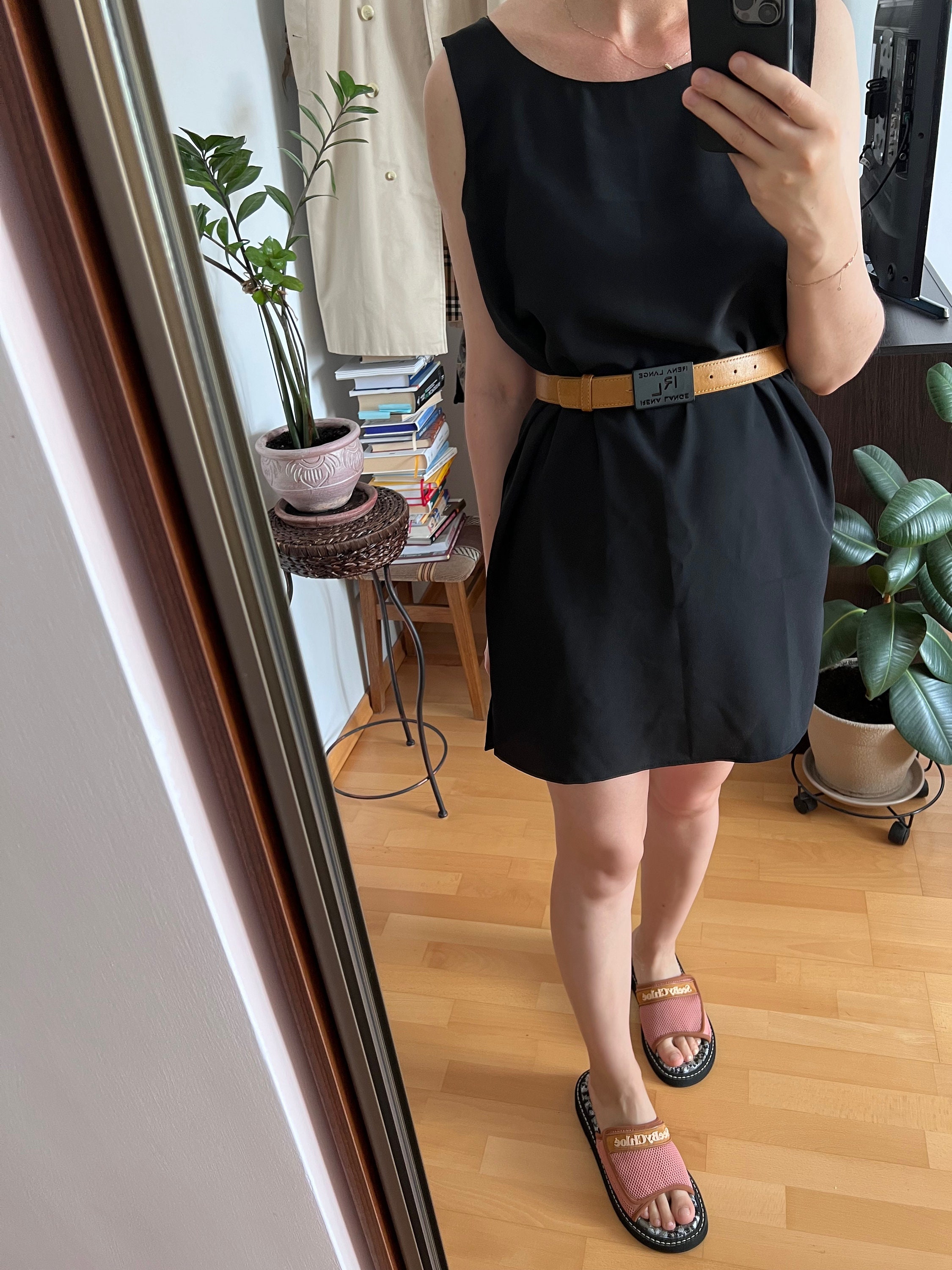 Rena Lange Beige and Black Leather Vintage Logo Belt Size XS / S Made In Italy Vintage Rena Lange Gold Metal Waist Belt | eBay main image 3