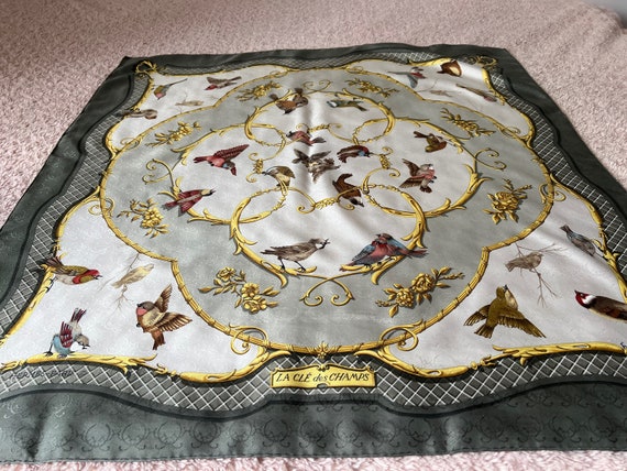Hermès La Clé Des Champs Vintage Silk Scarf Carre 90 Hermès La Clé Des Champs Vintage Silk Scarf Carre 90