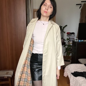 Burberrys woman&#39;s vintage beige nova check classic trench coat size M