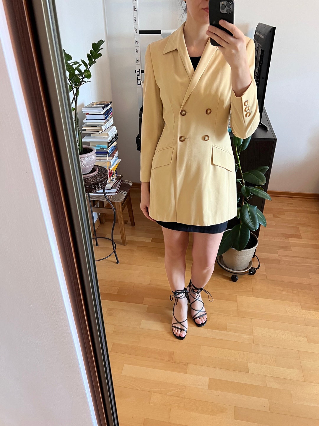 Chemisier Long Vintage Escada Soie Beige Fleuri - Taille 44/46, Boutons Dorés, Occasion
