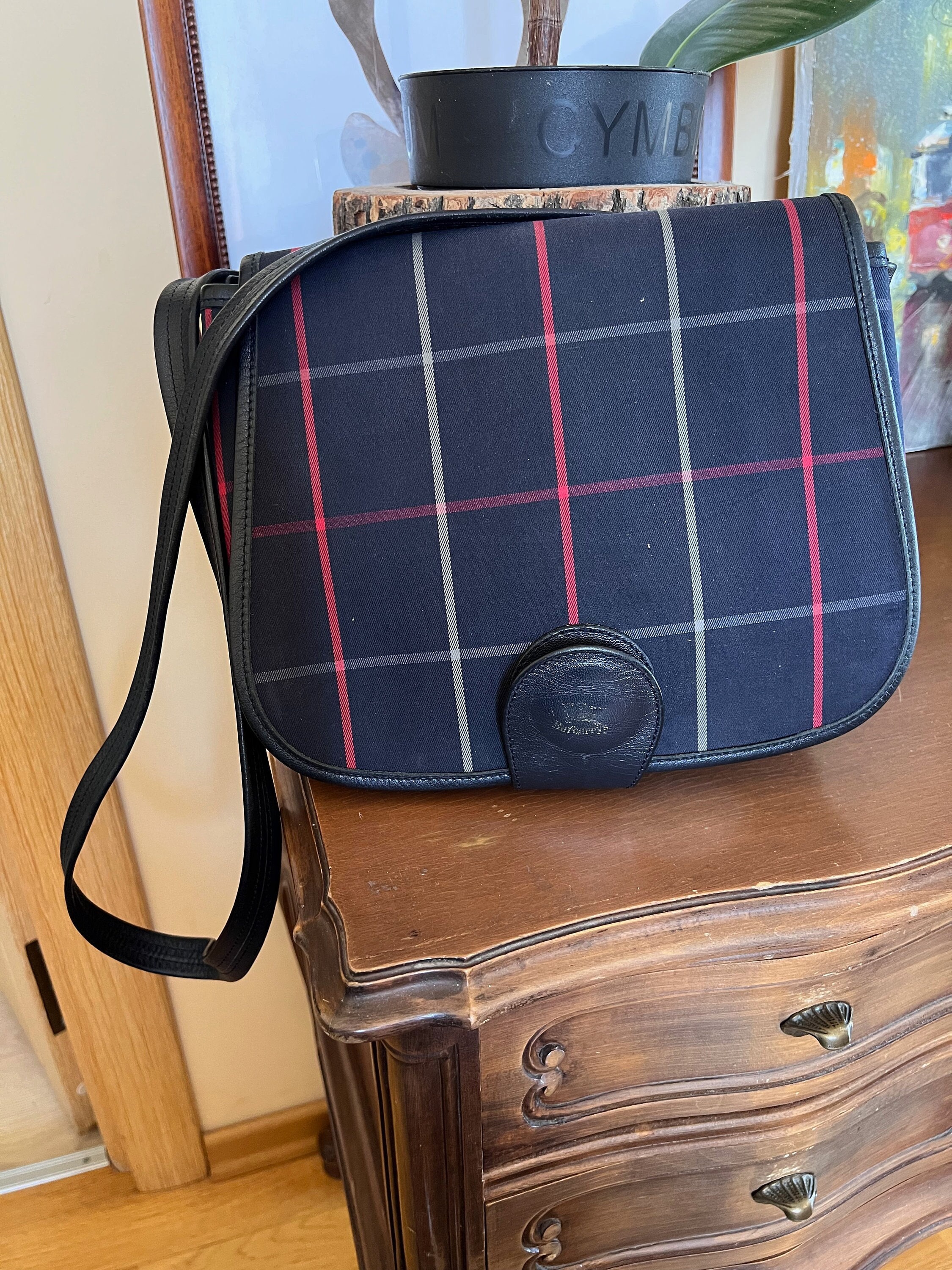 Vintage burberry crossbody 2025