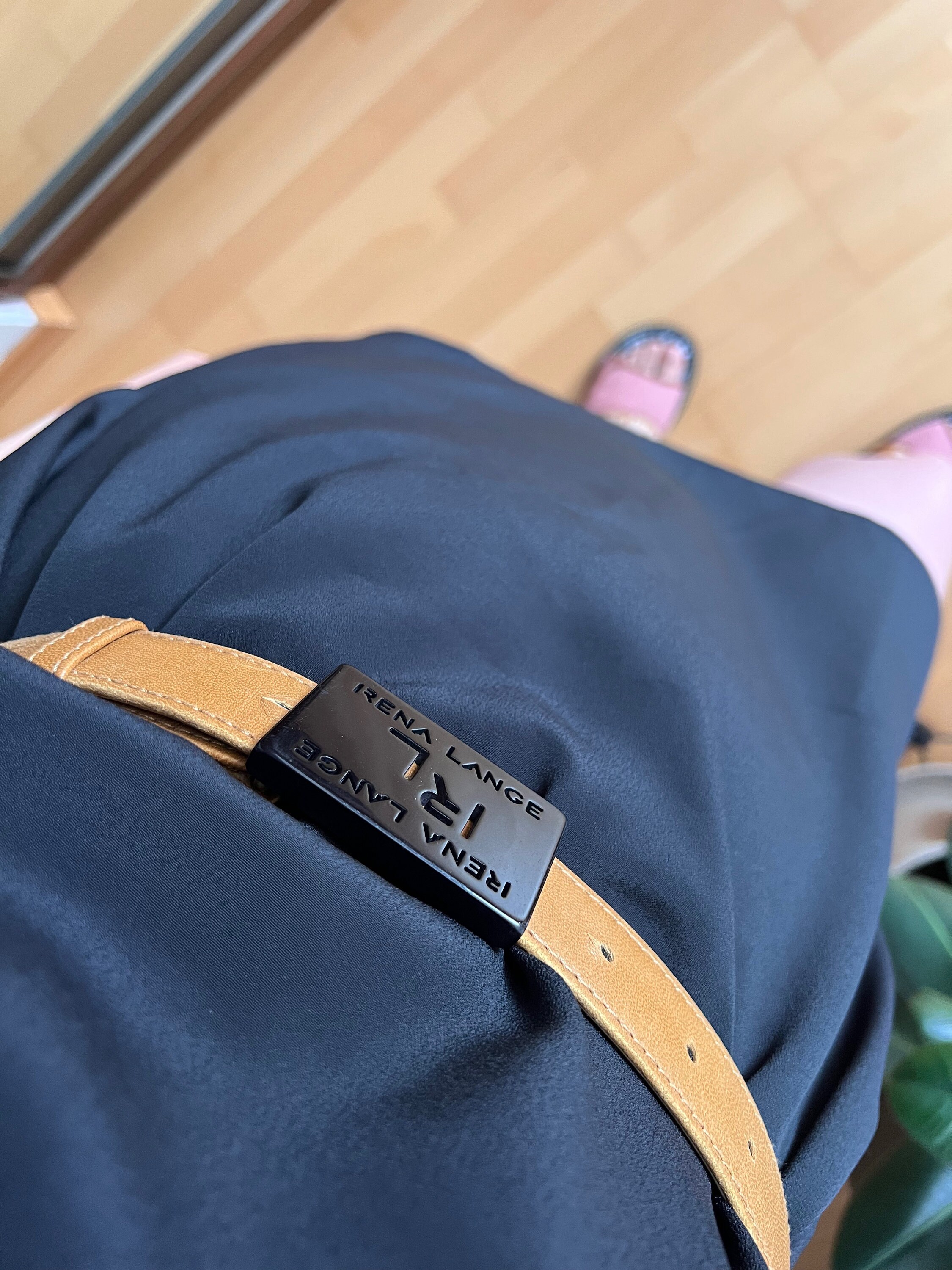 Rena Lange Beige and Black Leather Vintage Logo Belt Size XS / S Made In Italy Vintage Rena Lange Gold Metal Waist Belt | eBay main image 2
