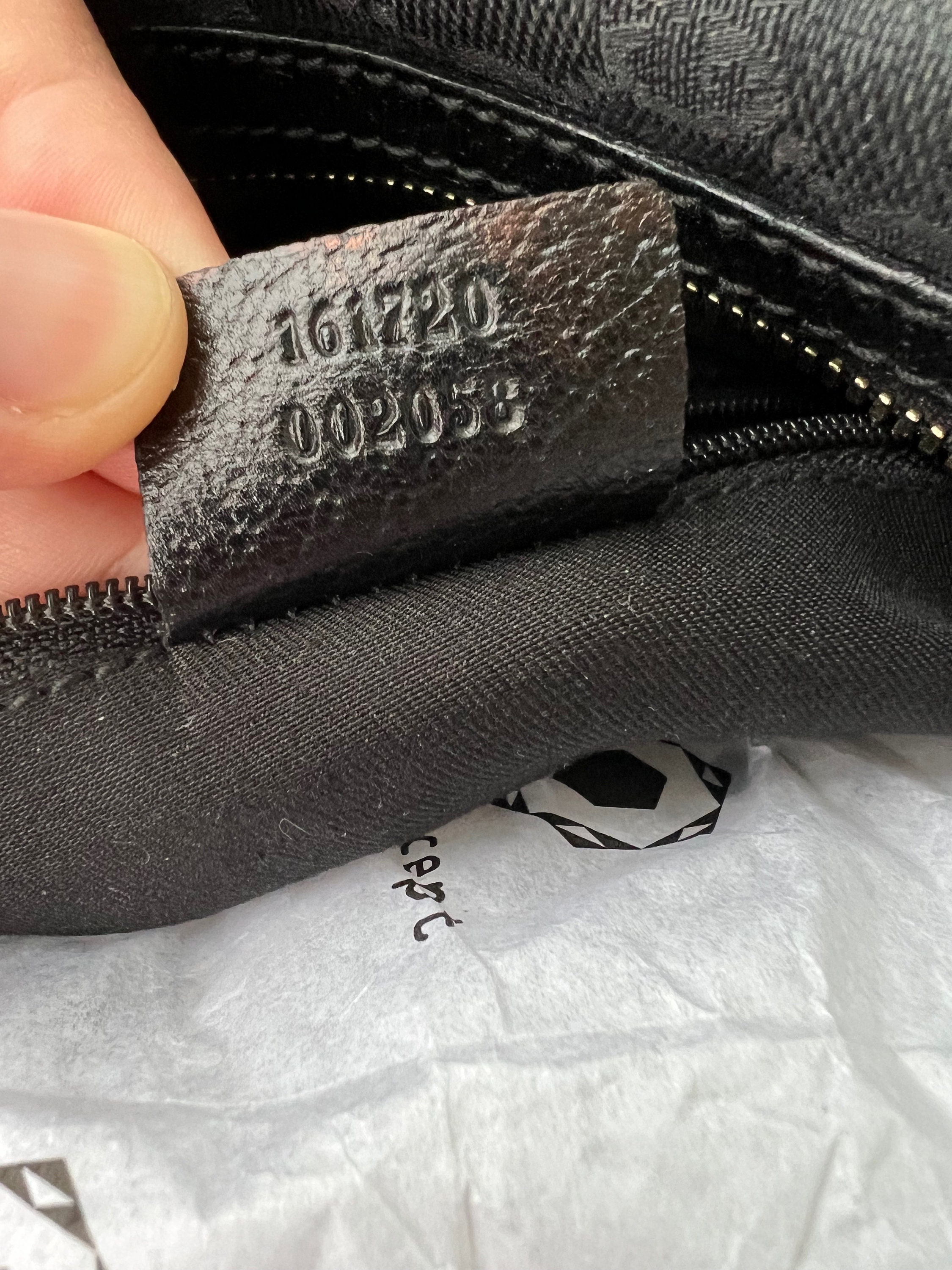 Gucci 161720 shop