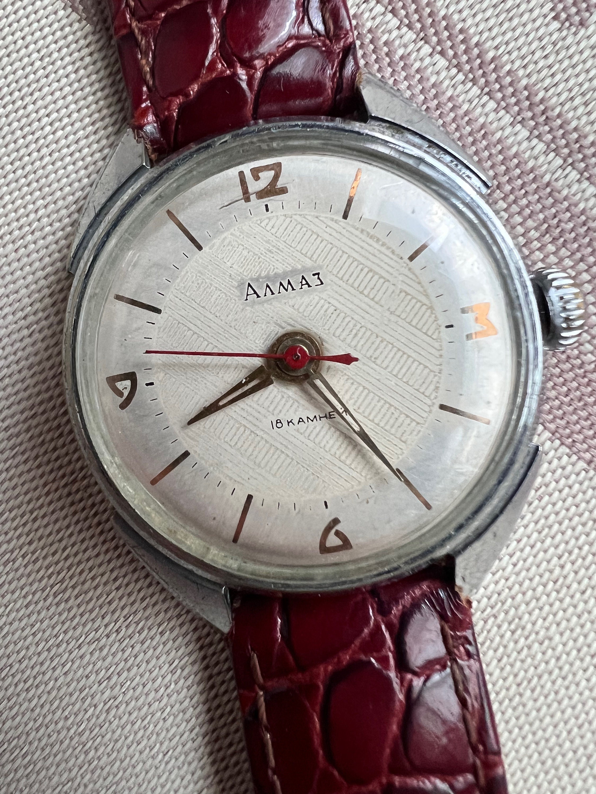 Vintage Almaz Working Minimalistic Wrist Watch - Etsy