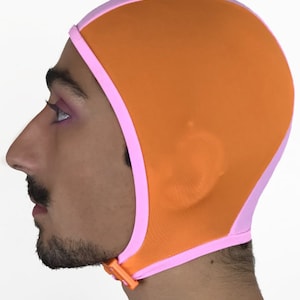 Centre stripe swim cap with chinstrap and buckle detail - Pink & Orange