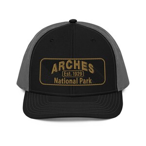 Arches National Park Trucker Hat : casquette de randonnée brodée Utah