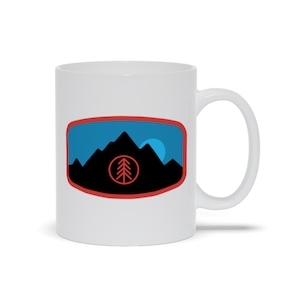 Kubek podróżny Mountainscape Coffee Mug: Błękitne niebo, logo drzewa