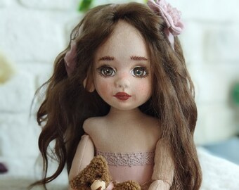 19'' inch Semdoll kunstpop uit de speciale serie. Met mooie kleding. Leren koffer en teddybeer. OOAK pop. Collectie pop