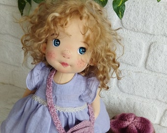 Muñeca inspirada en Waldorf de la serie especial Semdoll hecha a mano de 15''. Con estupendas prendas y complementos. Muñeco Waldorf. Muñeca OOAK.