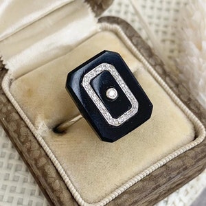 Antique 18ct White Gold, 1920s Art Deco Onyx & Diamond Rectangular Shaped Ring