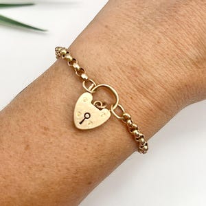 Antique 9ct Yellow Gold Stamped Edwardian Faceted Belcher Link Bracelet with Heart Padlock Clasp