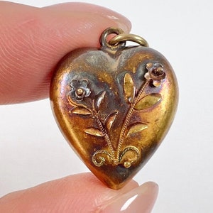 Antique 15ct Yellow Gold Stamped, Victorian Floral Decorated Puffy Gold Heart Pendant Charm