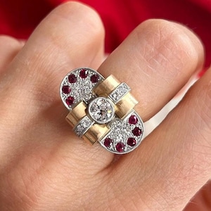 Anello antico Art Déco in oro 18 carati con timbro francese, anni &#39;20, con rubini e diamanti