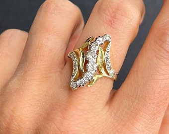 A Antique 18ct Two Colour Gold, Art Nouveau Diamond Ring