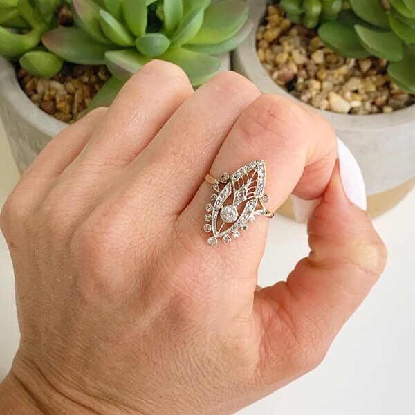 Anillo de diamantes de marquesa/navette antiguo