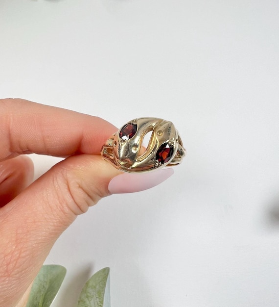 Vintage 9ct Yellow Gold, Double Headed Garnet Snake Ring 