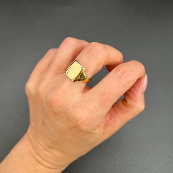 Vintage 18ct Yellow Gold, Rectangular Signet Ring Hallmarked