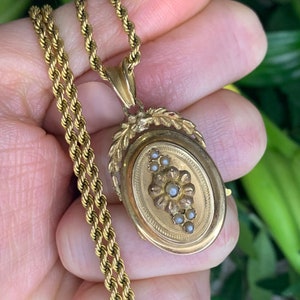 Victorian Gold & Seed Pearl Locket image 9