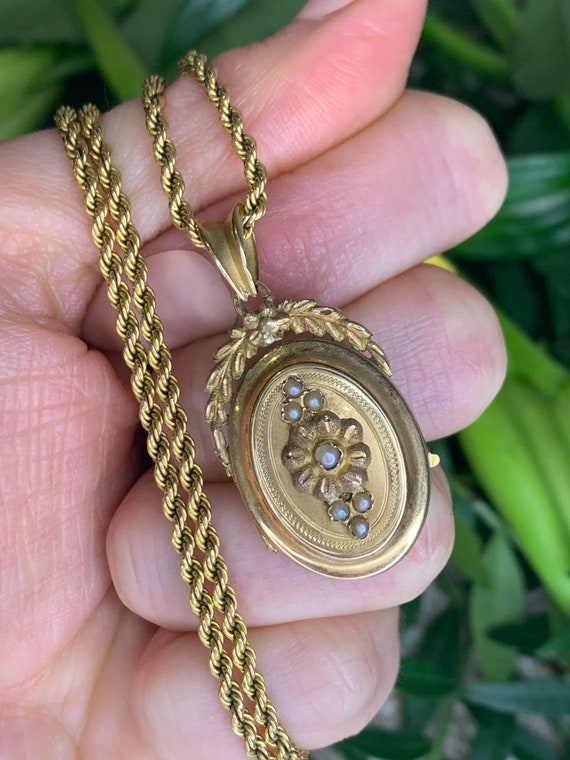 Victorian Gold & Seed Pearl Locket - image 9