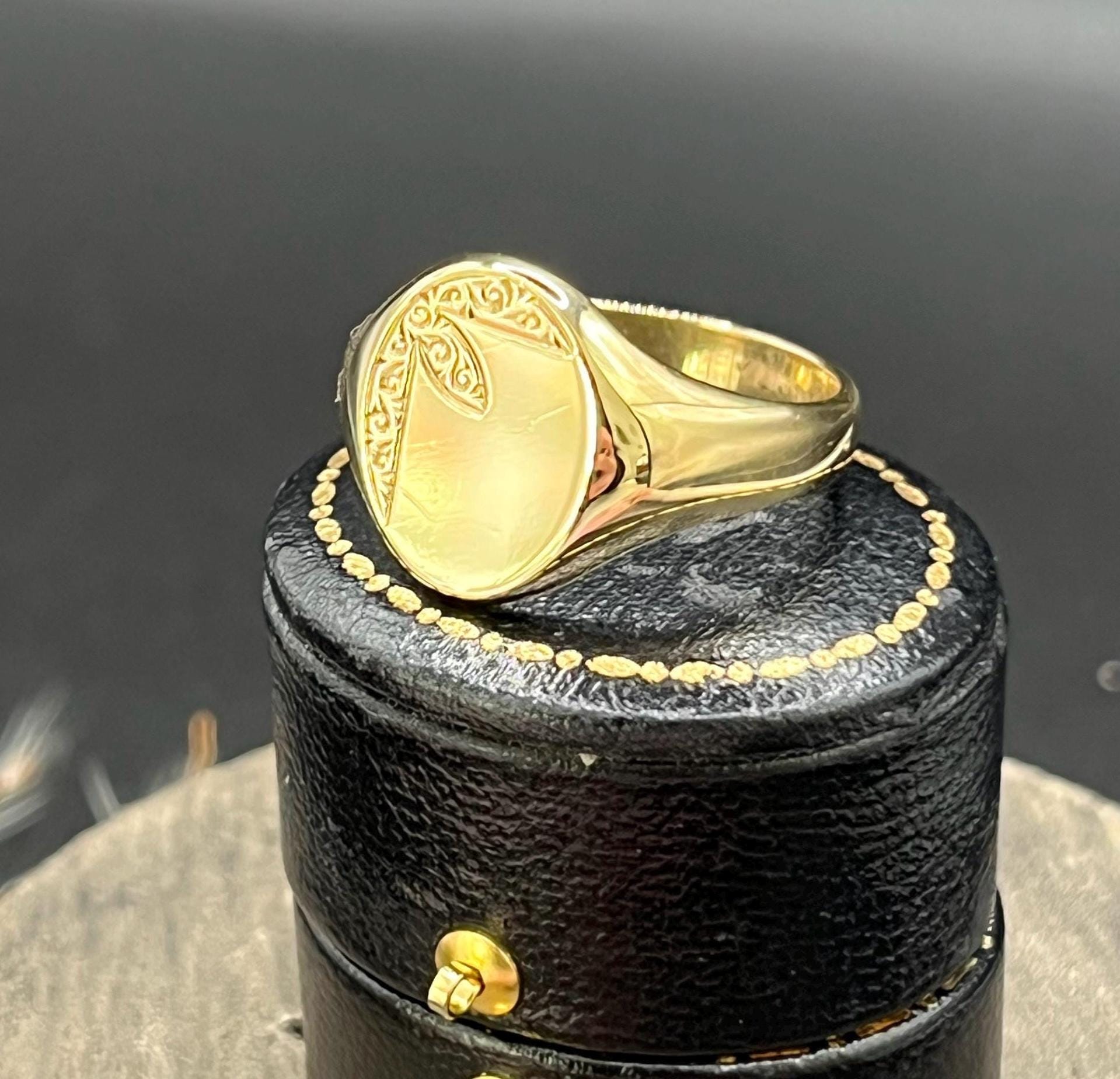 Vintage 9ct Yellow Gold, Oval Shaped Signet Ring, Hallmarked