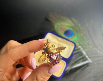 Vintage 18ct Gold Ruby & Diamond Bumble Bee Brooch