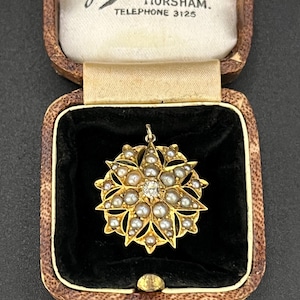 Colgante vintage de oro amarillo de 15 quilates con diamantes y perla, circa 1910