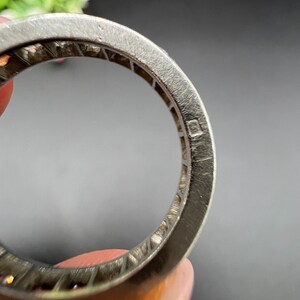 Antik platina från 1920-talet, fransk stämplad, alliansring med 1,20 karat diamant, vigselring bild 10