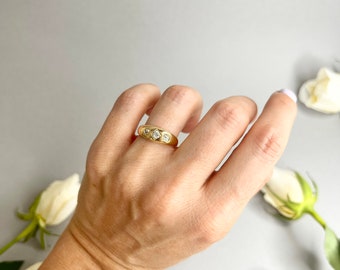 Antique 18ct Gold 3 Stone Diamond Gypsy Ring