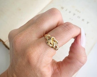 Antique Victorian 18ct Gold Lovers Knot Ring