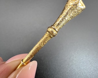 Antique 18ct Gold Pocket Watch Key Pendant: Victorian Floral Engraved Fob