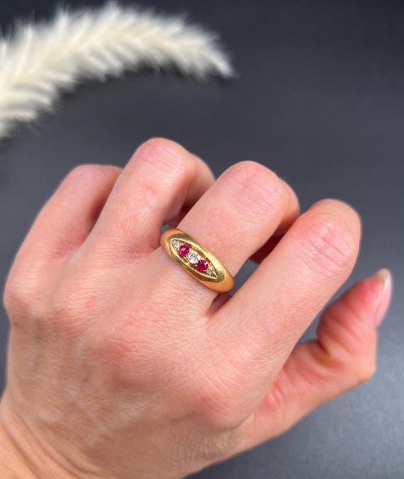 Antique 18ct Gold, Victorian Ruby & Diamond Boat Shap… - Gem