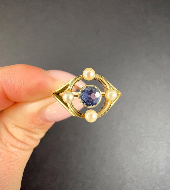 Antique 15ct Yellow Gold, Art Nouveau Sapphire and Pearl Target