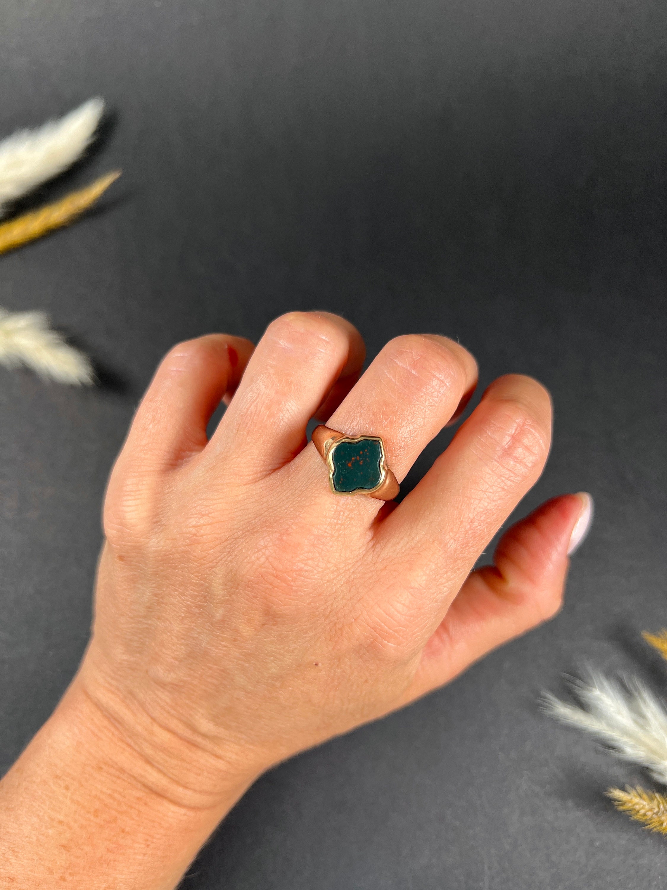 アクセサリー 9ct Bloodstone ring Birmingham 1942 9ct Gold & Oval Bloodstone Signet Ring (908K) | The Antique