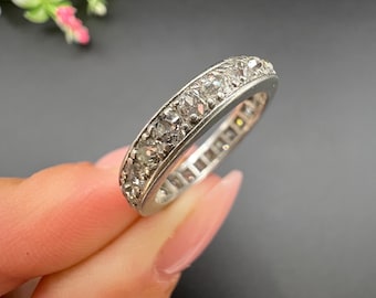 Anello dell'eternità antico in platino con timbratura francese degli anni '20, con diamanti da 1,20 carati, fede nuziale