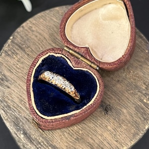 Antique 18ct Yellow Gold Victorian Diamond 5 Stone Carved Half Hoop Ring