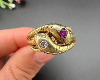 Zabytkowy pierścień z motywem węża z 14-karatowego żółtego złota z lat 30. XX wieku, z rubinami i diamentami, biżuteria z motywem węża