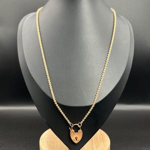 Vintage Jewellery Yellow Gold Embossed Chain Necklace With