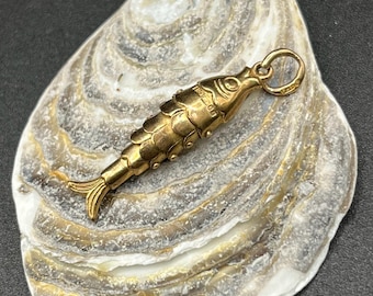 Vintage 9ct Gold Hallmarked, London 1975 Articulated Lucky Fish Pendant Charm