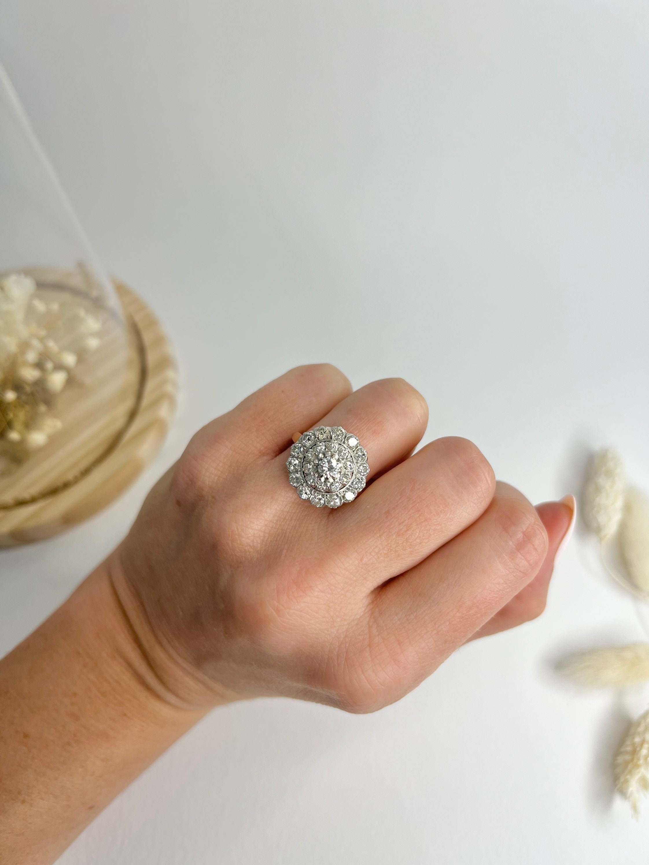 Large cluster engagement rings online