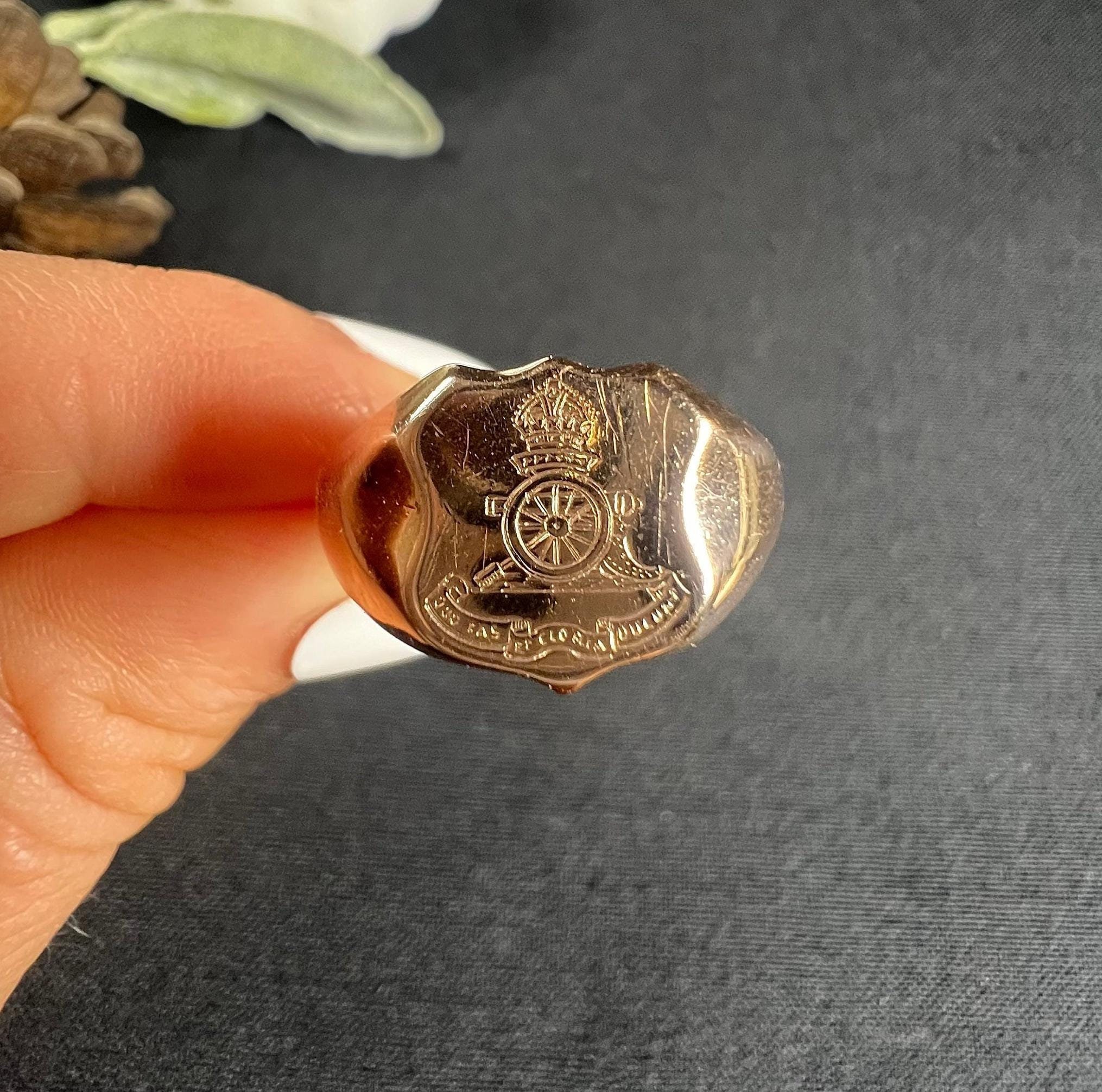 アンティーク 9 カラット ゴールド、チェスター ホールマーク付き軍用冠付き大砲と馬車シール、王立砲兵隊の印章リング - Etsy 日本