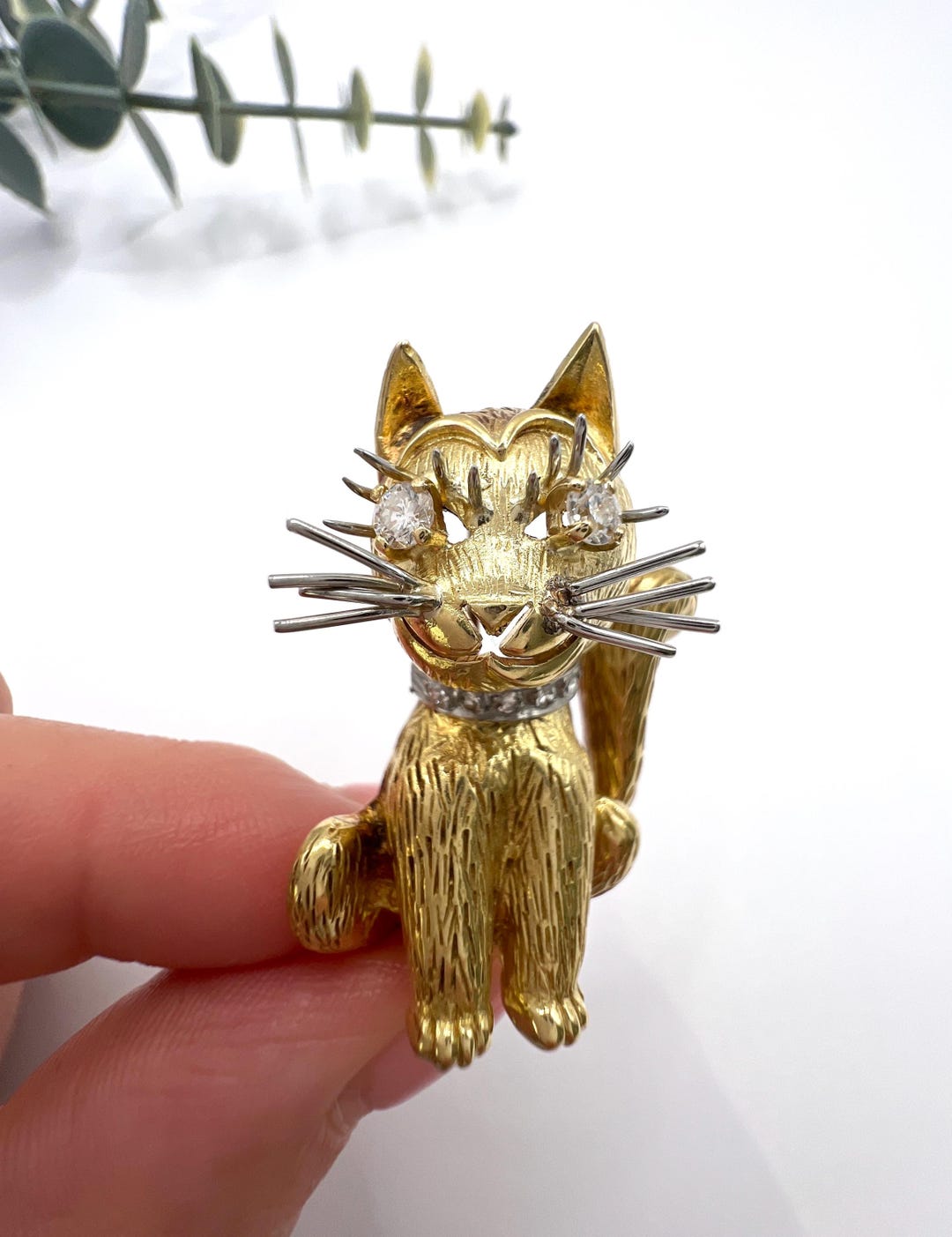 Vintage 18ct Gold, Cat Brooch With Natural Diamond Eyes & Collar