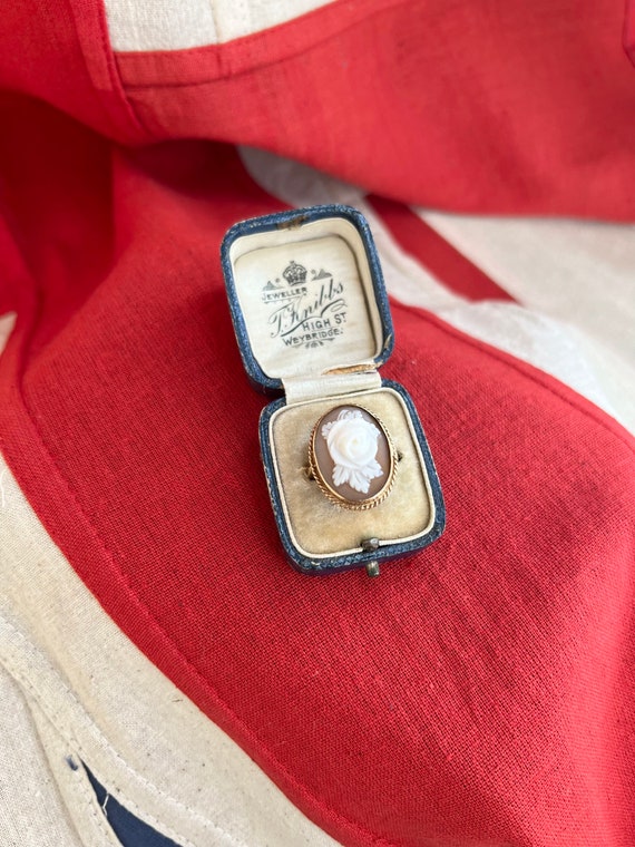 Vintage 9ct Gold Rose Shell Cameo Ring - image 2