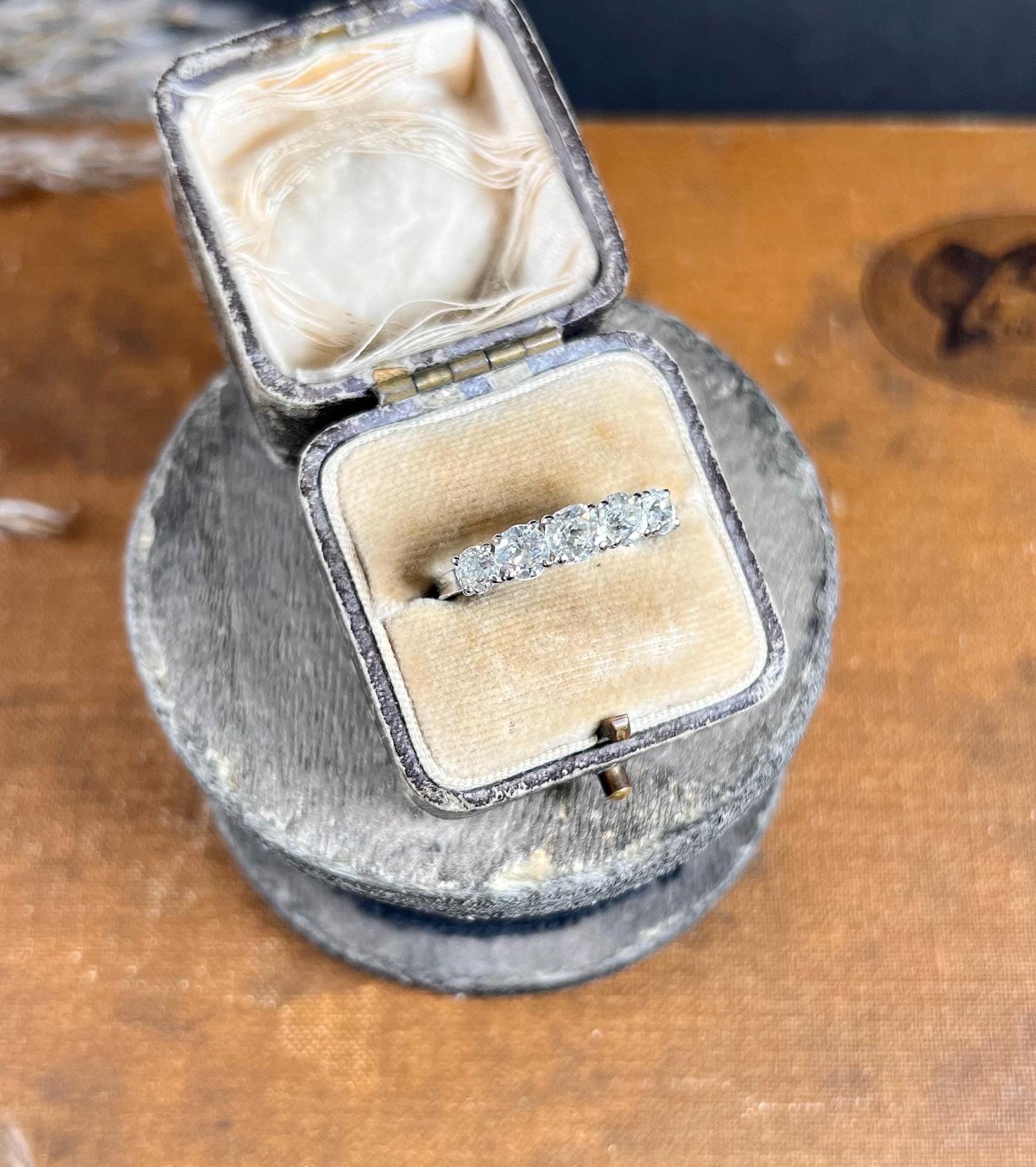 Vintage 1980s, French 18ct White Gold Stamped, 1.75ct Five Vintage 1980s, French 18ct White Gold Stamped, 1.75ct Five