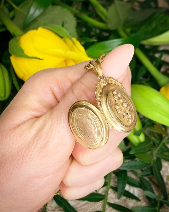 Victorian Gold & Seed Pearl Locket - image 3