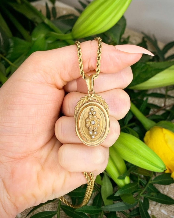 Victorian Gold & Seed Pearl Locket - image 1