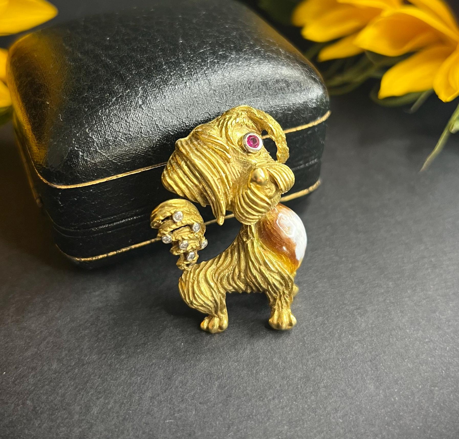 Broche Vintage Années 70 - Chien En Alliage Doré, Signée STERN - Hauteur 5 Cm - Très Bon état