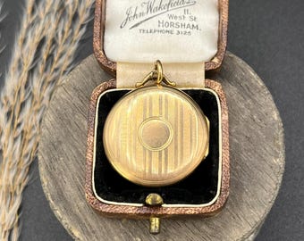 Antiek 9 kt geelgouden, gegraveerd rond medaillon, gemerkt Birmingham 1915