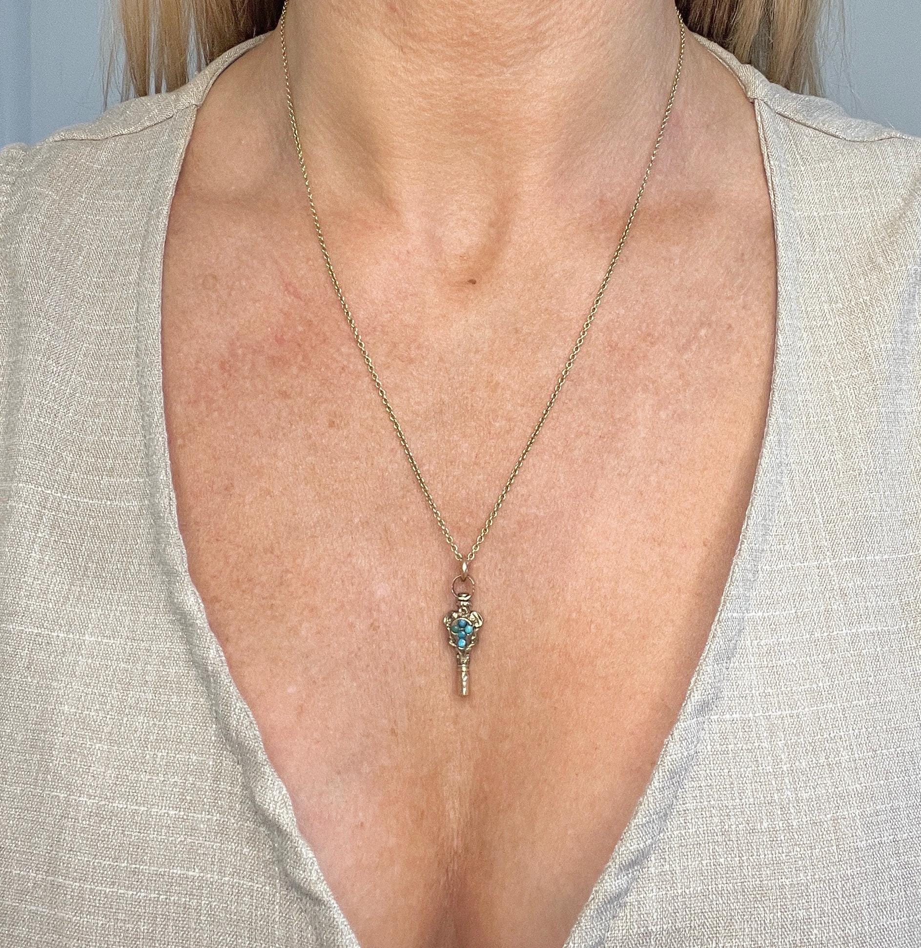 Pendentif Clé Montre De Poche Victorien En Or 15 Carats - Avec Turquoise, Occasion - Pièce Antique Authentique