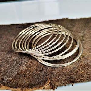 Schönes Set mit 10 Armreifen, Geschenk für Mama, Silberarmbänder, 10 Tage Armreifen, runde Armreifen, Silberarmreif.