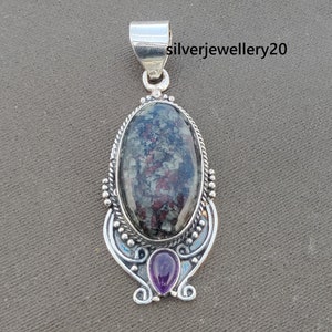 Natuurlijke eudialyt en amethist hanger, vintage stijl handgemaakte 925 sterling verzilverde hanger sieraden, kerstcadeau, beste cadeau allemaal.